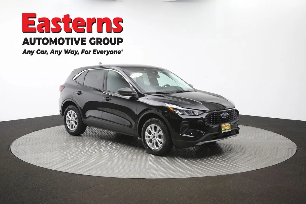 Used 2023 Black Ford Active image 48