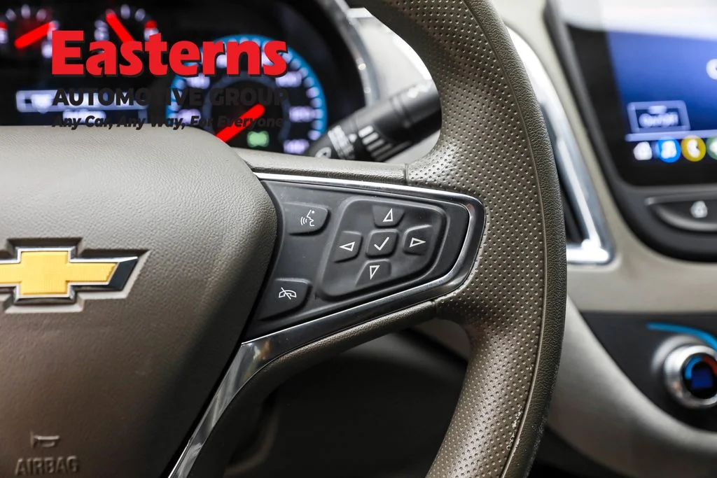Used 2021 White Chevrolet LT image 16