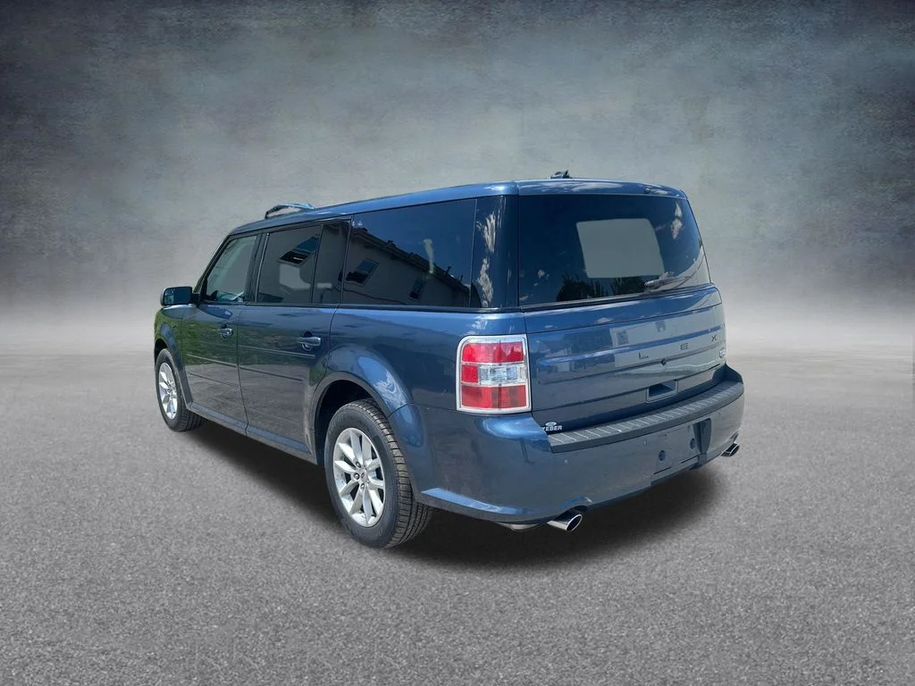 Used 2019 Blue Metallic Ford SE image 3