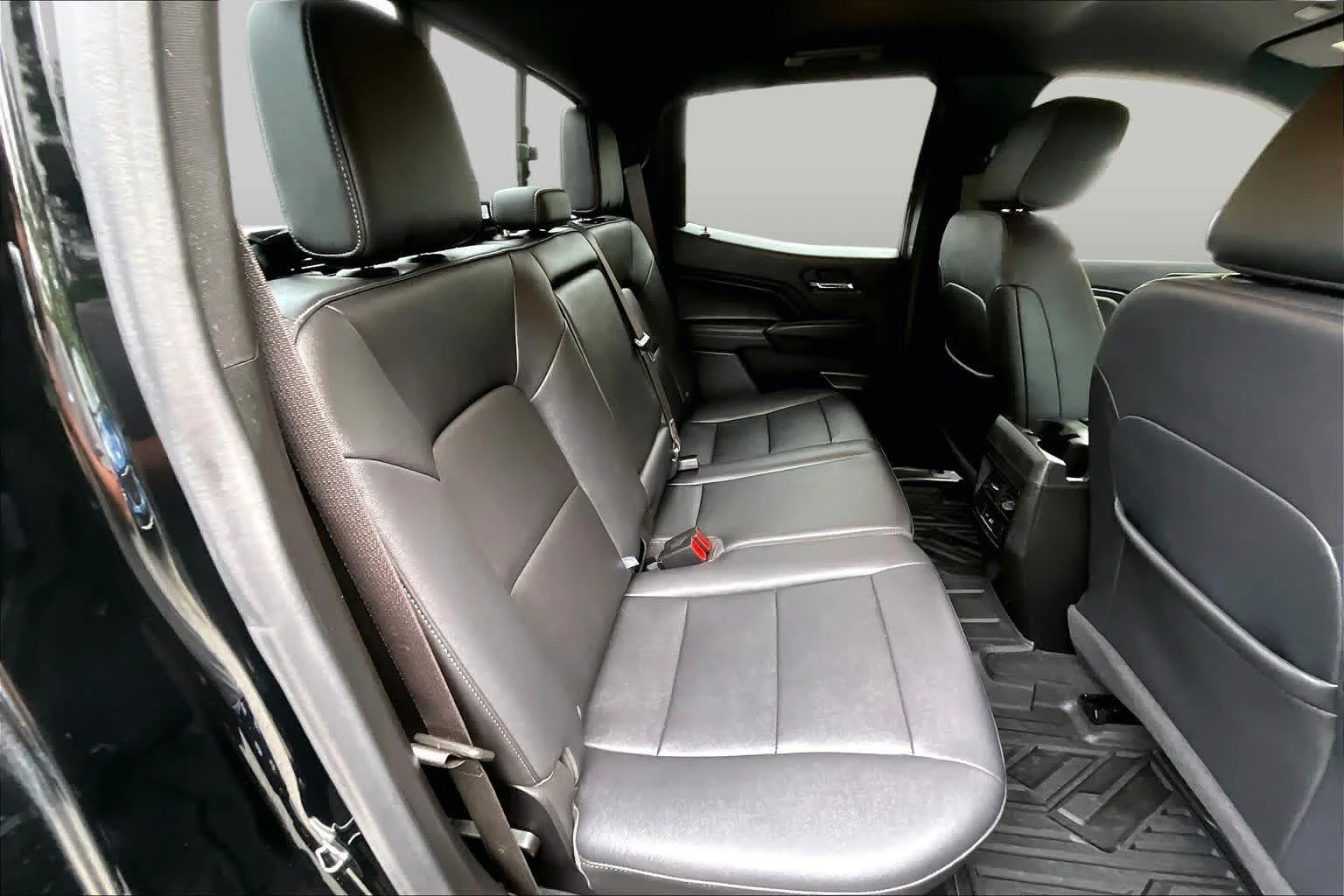 Used 2024 Onyx Black GMC 4WD Elevation image 18