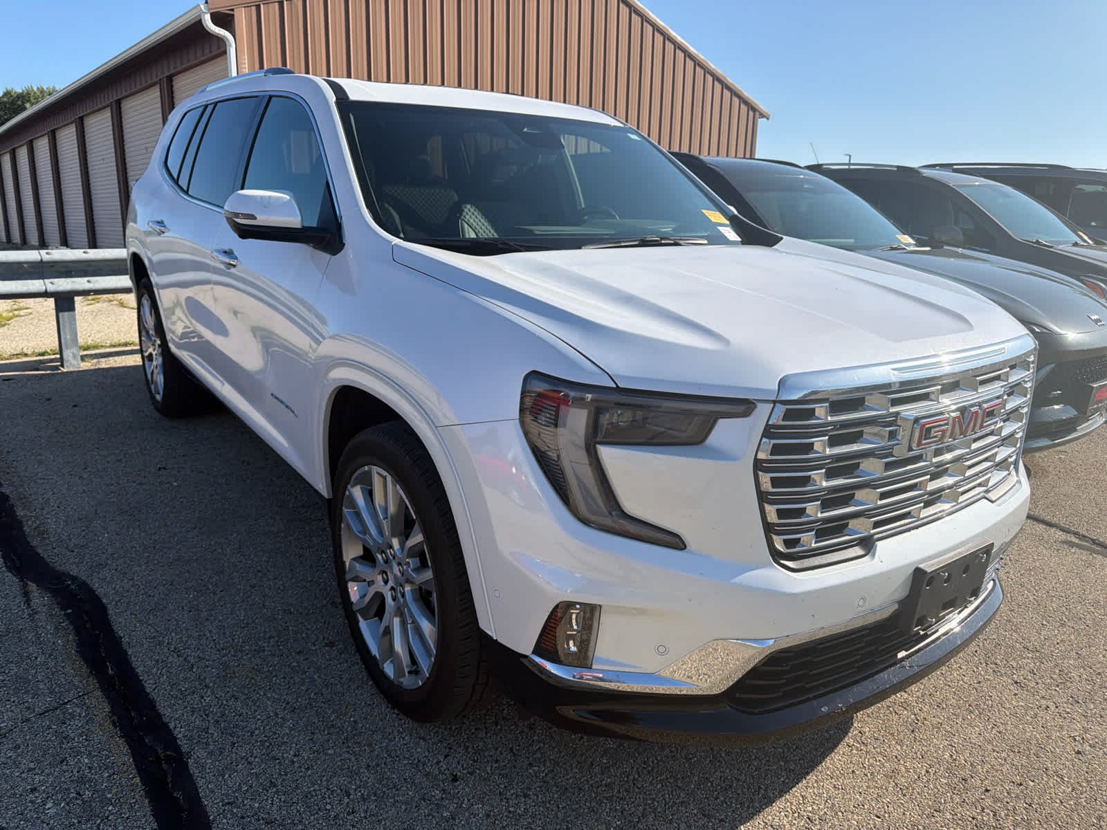 Used 2024 White Frost Tricoat GMC Denali image 3