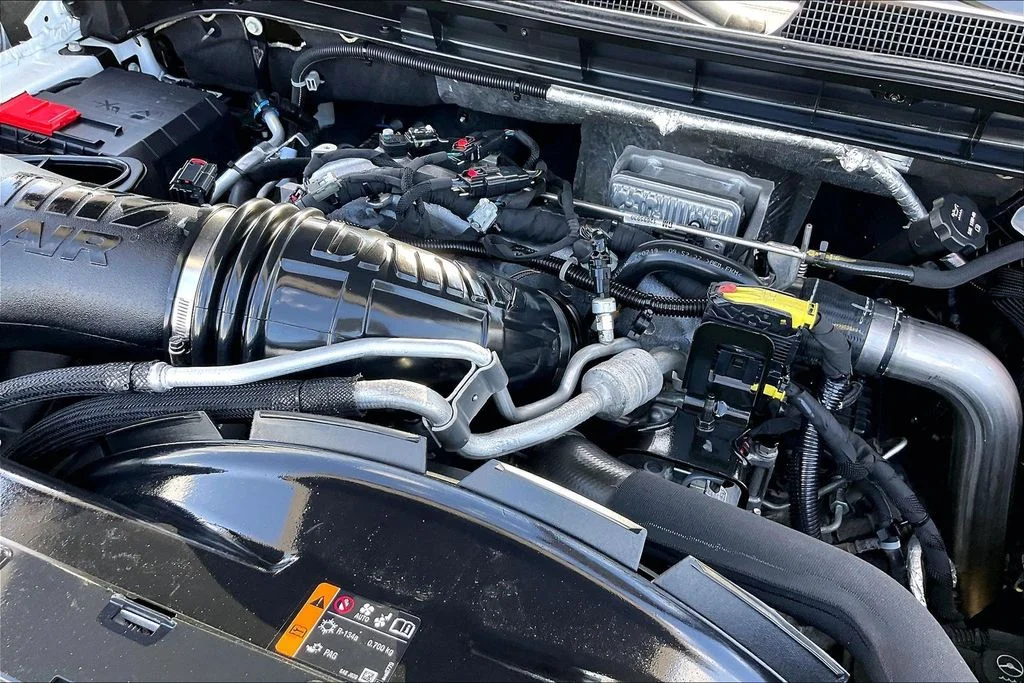 Used 2023 White Chevrolet High Country image 31