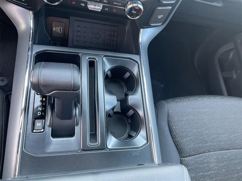 2025 Ford F-150 XLT - Photo 20