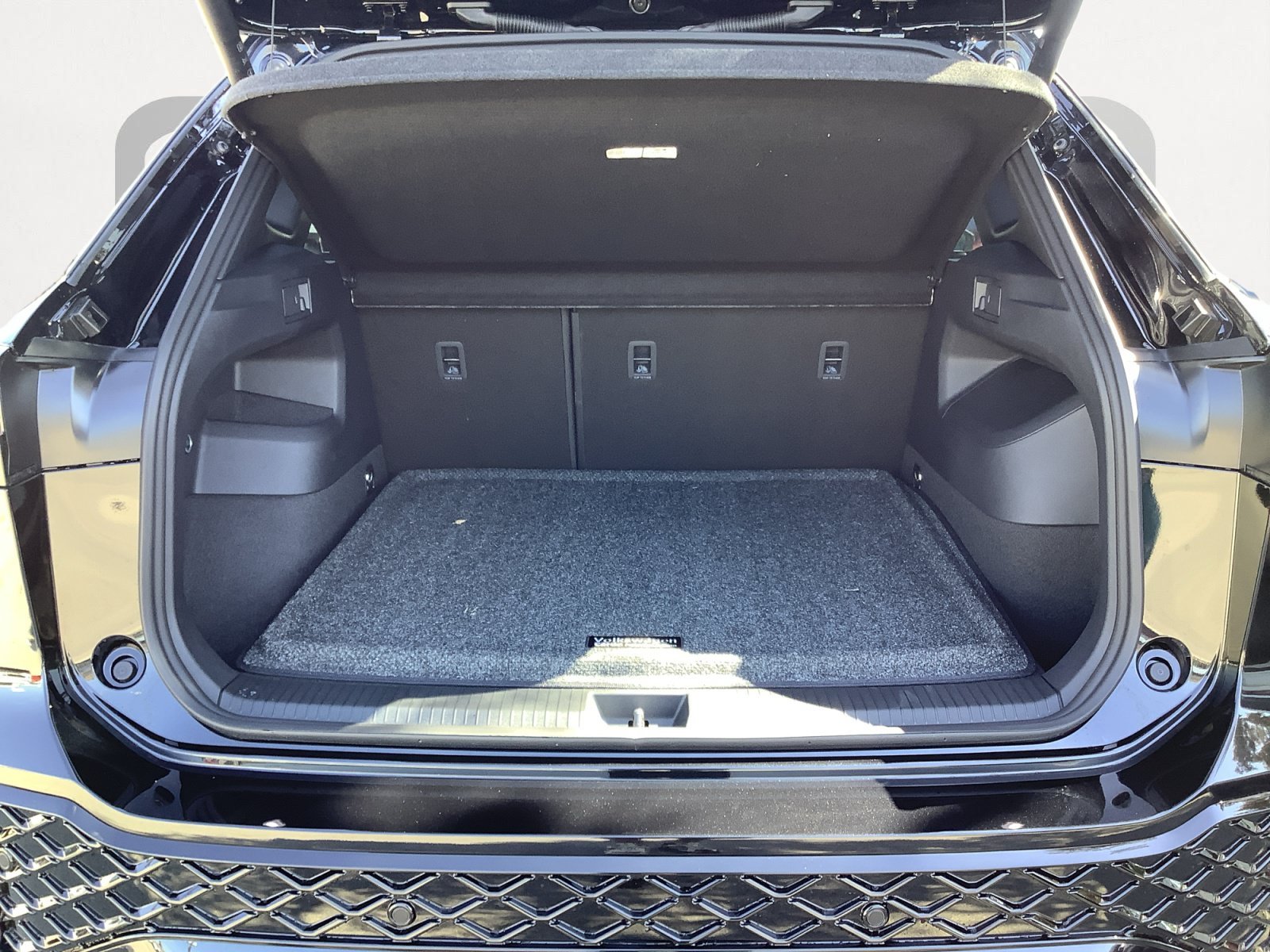 New 2026 DEEP BLACK Volkswagen SEL R-Line Turbo image 10