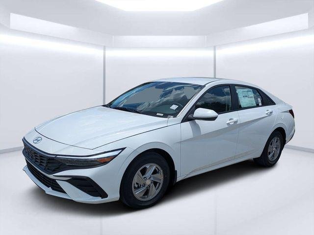 New 2026 White Hyundai SE image 7