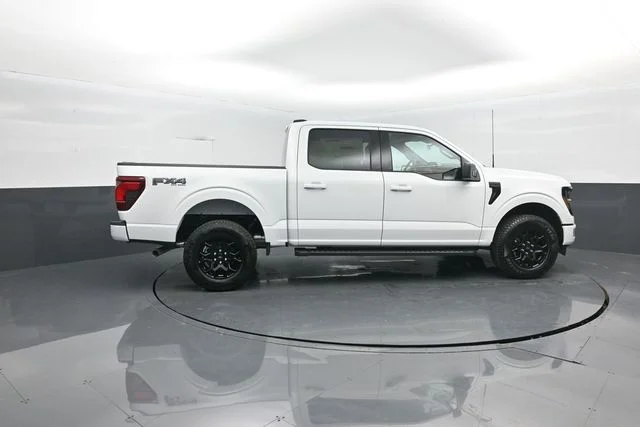 New 2026 Oxford White Ford XLT image 8