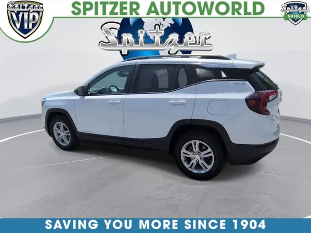 Used 2023 White GMC SLE image 7