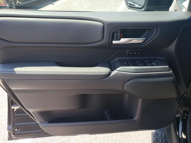 Used 2025 Black Toyota Base image 11