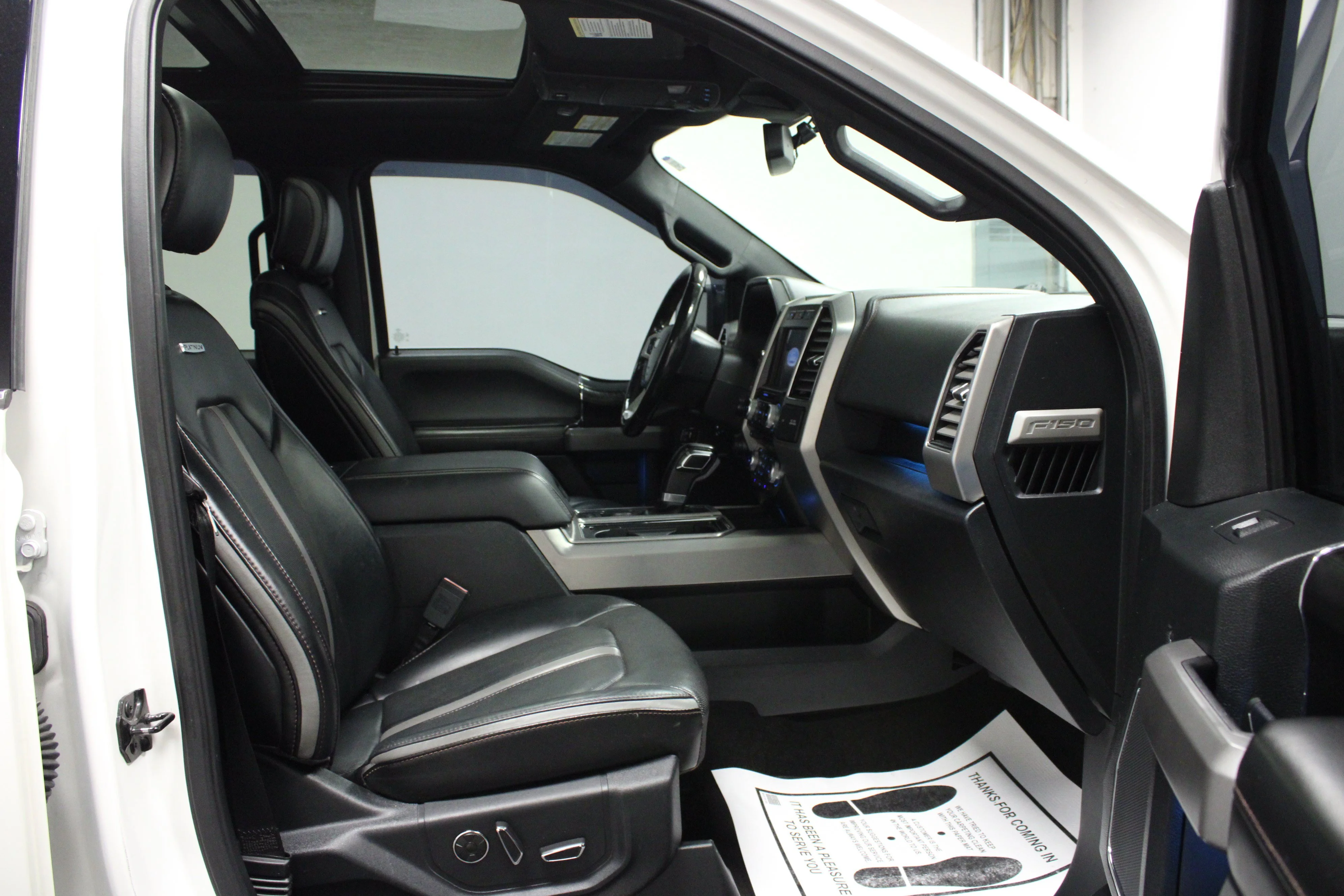 Used 2018 White Platinum Metallic Tri-Coat Ford Platinum image 16