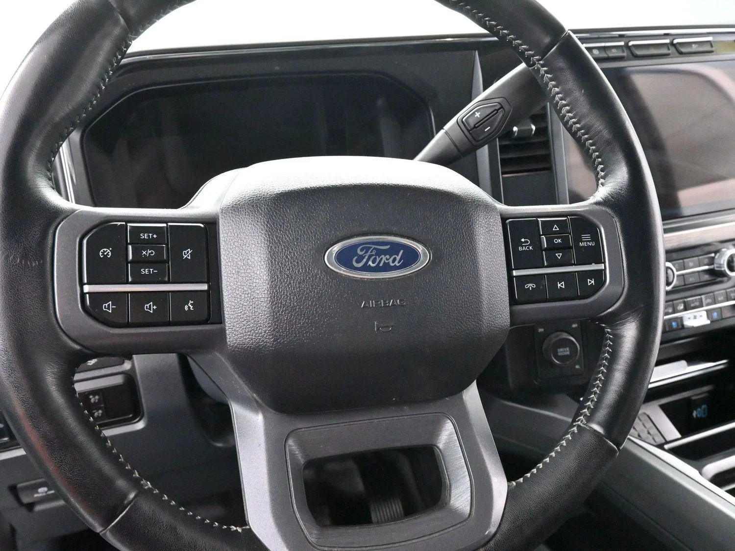 Used 2024 Oxford White Ford LARIAT image 16