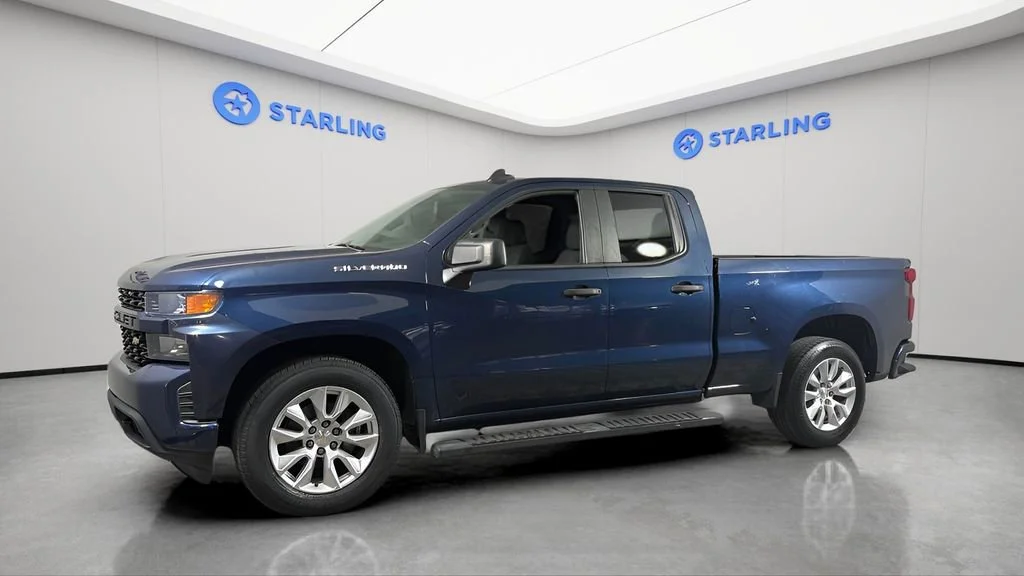 Used 2021 NORTHSKY BLUE METALLIC Chevrolet Custom image 2