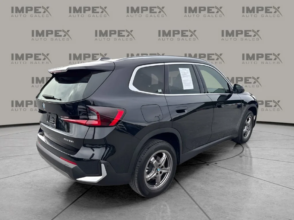 Used 2023 Black BMW xDrive28i image 5