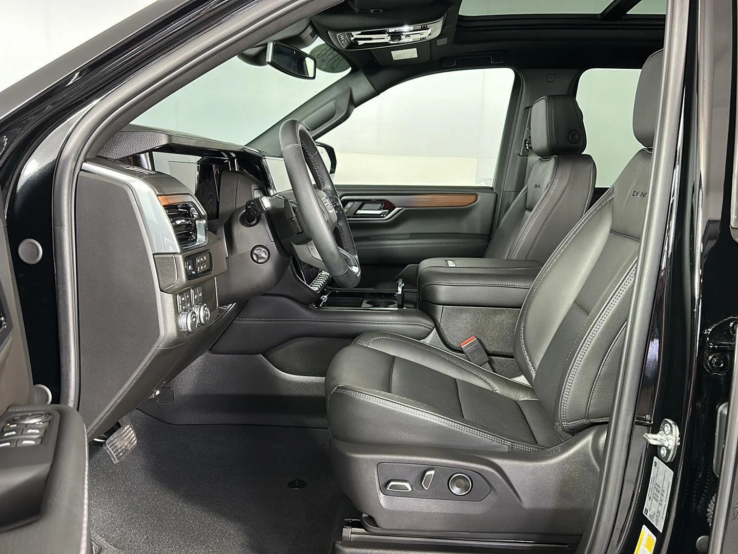 Used 2026 Onyx Black GMC Denali image 10