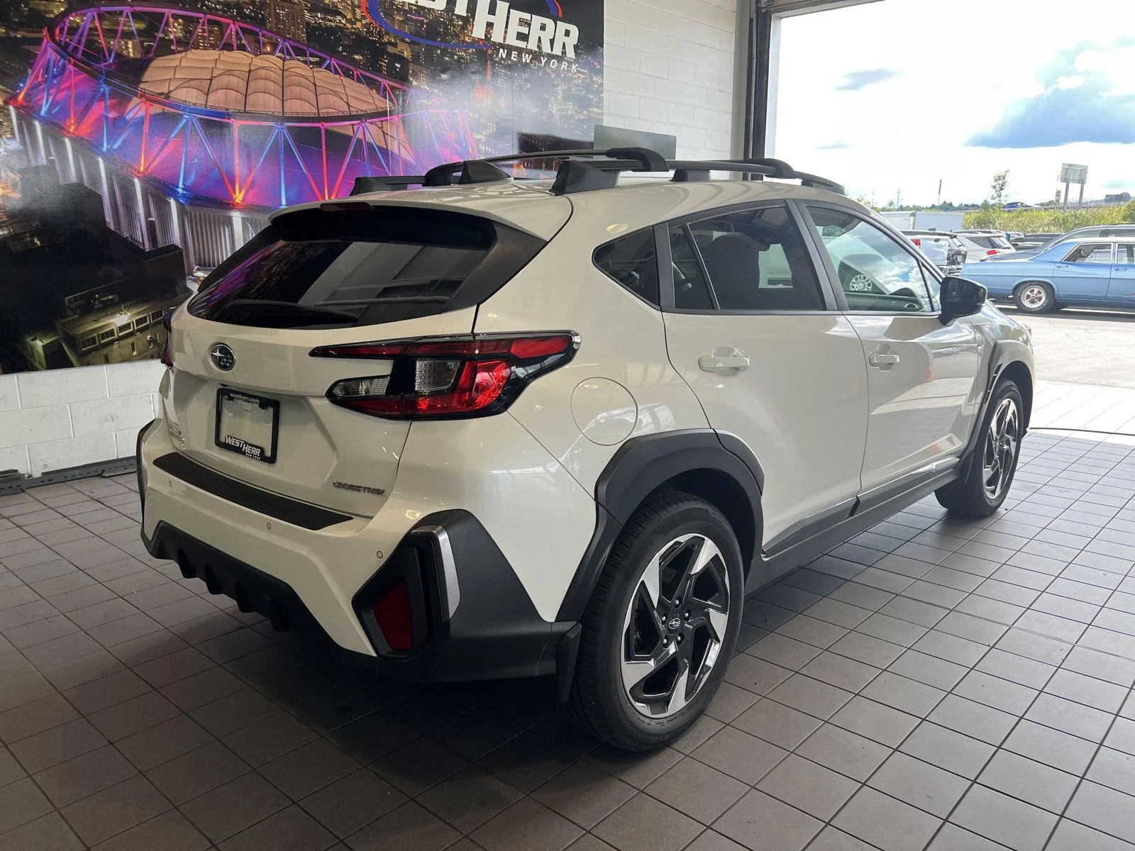 Used 2024 Crystal White Pearl Subaru Limited image 9
