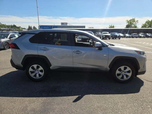 Used 2022 Silver Toyota LE image 4