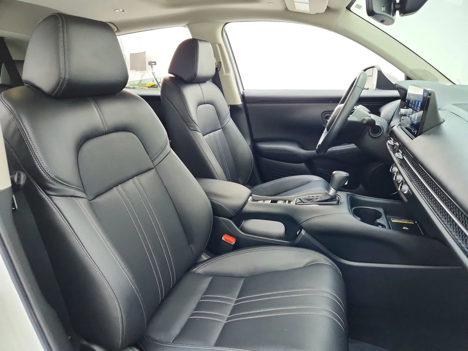 Used 2023 PLATINUM WHITE Honda EX-L image 30