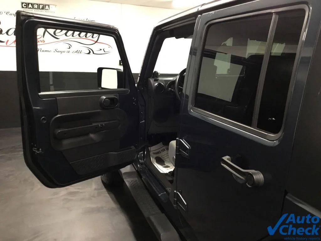 Used 2007 Blue Jeep Unlimited Sahara image 24