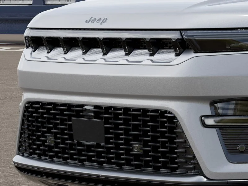 New 2026 Silver-Zynith Exterior Paint Jeep  image 7