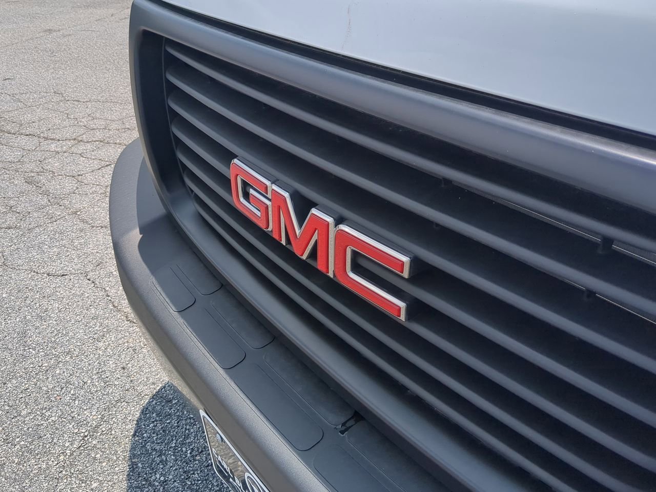 2025 GMC Savana Cargo Work Van - Photo 27