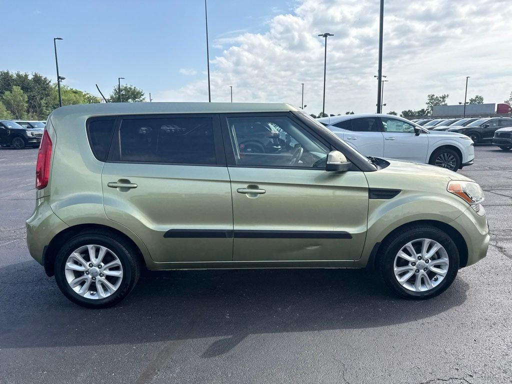 Used 2012 Green Kia Plus image 2
