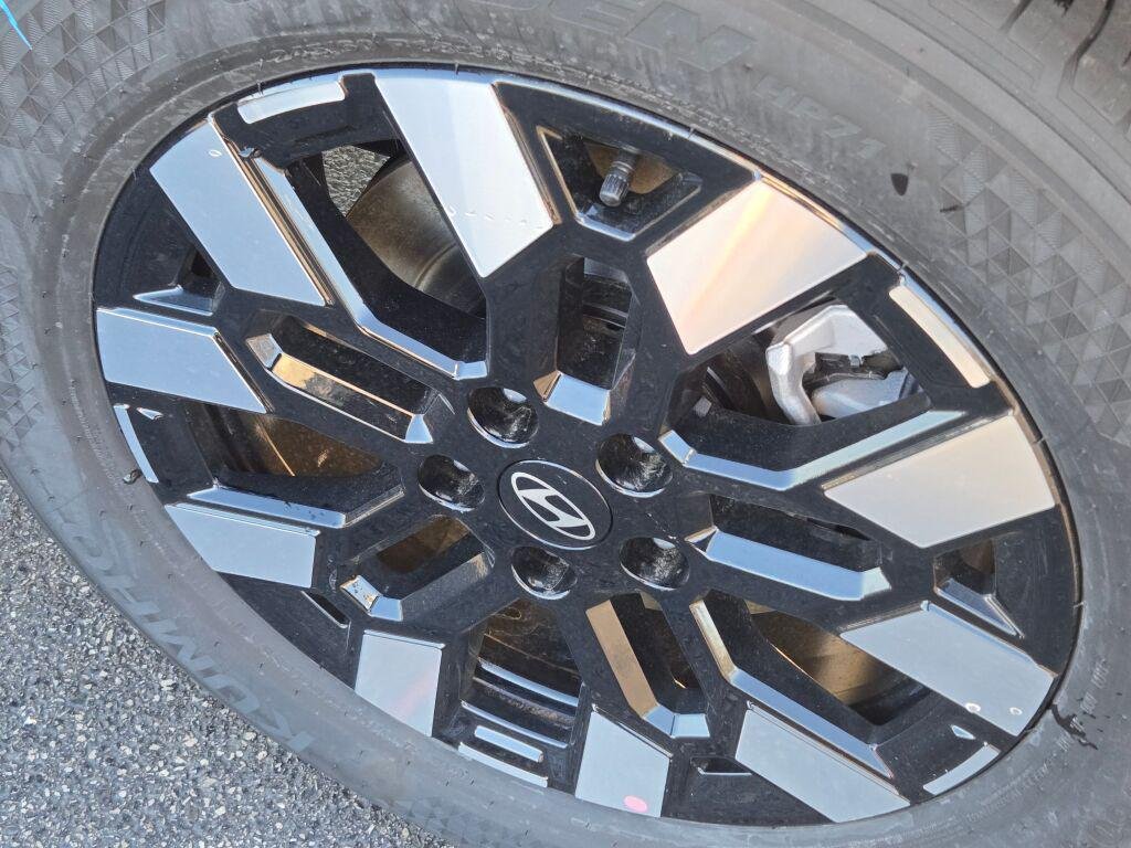 New 2026 Green Hyundai SEL AWD image 15