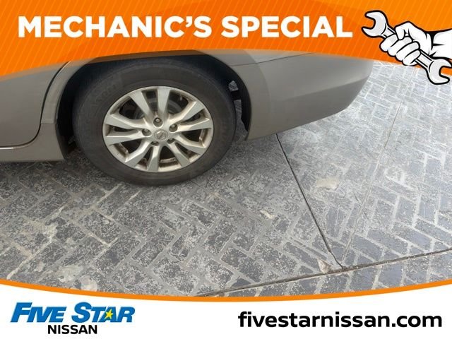 Used 2014 Beige Nissan 2.5 S image 17
