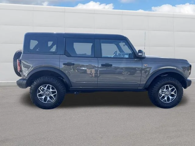 Used 2025 Gray Ford Badlands image 5