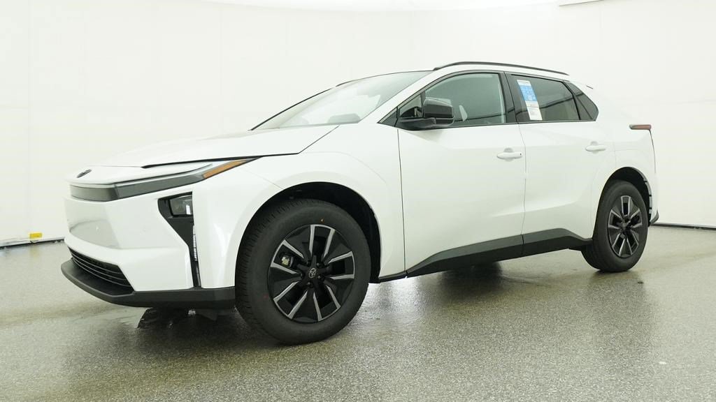 New 2026 Wind Chill Pearl <sup>1</sup> Toyota  XLE image 6