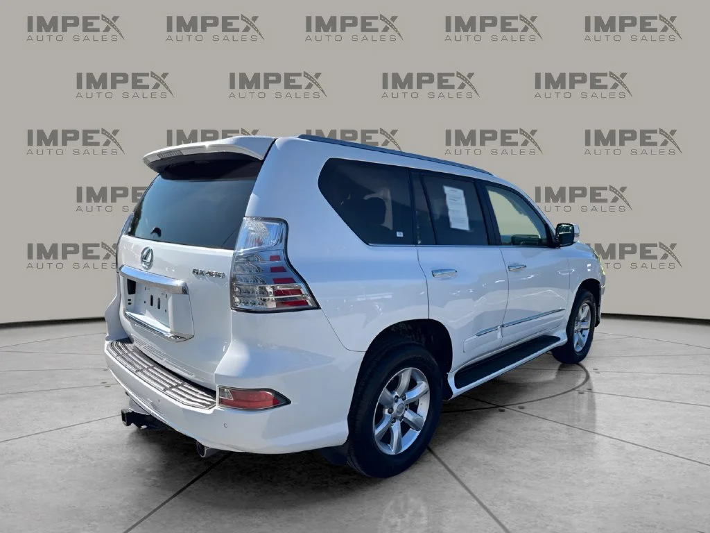 Used 2018 White Lexus 460 image 5