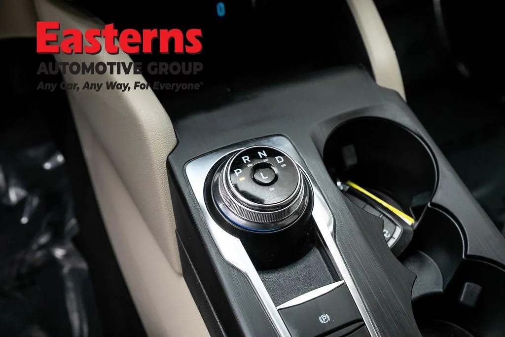 Used 2020 Gold Ford SE image 13