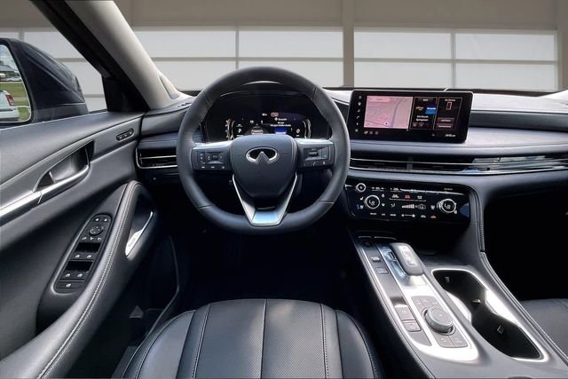 New 2027 RADIANT WHITE INFINITI LUXE image 5