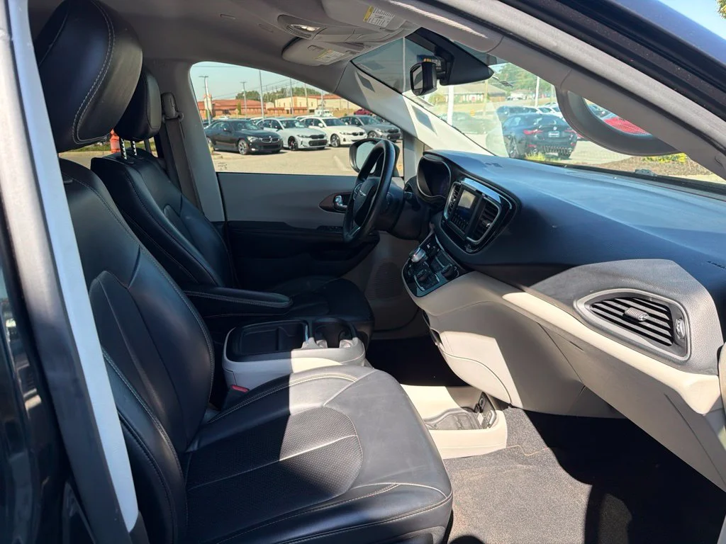 Used 2021 Black Chrysler LXI image 25