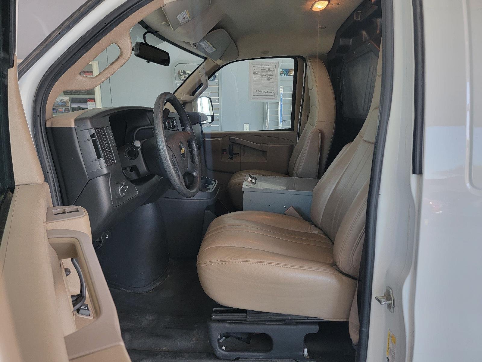 2020 Chevrolet Express Cargo Work Van - Photo 16