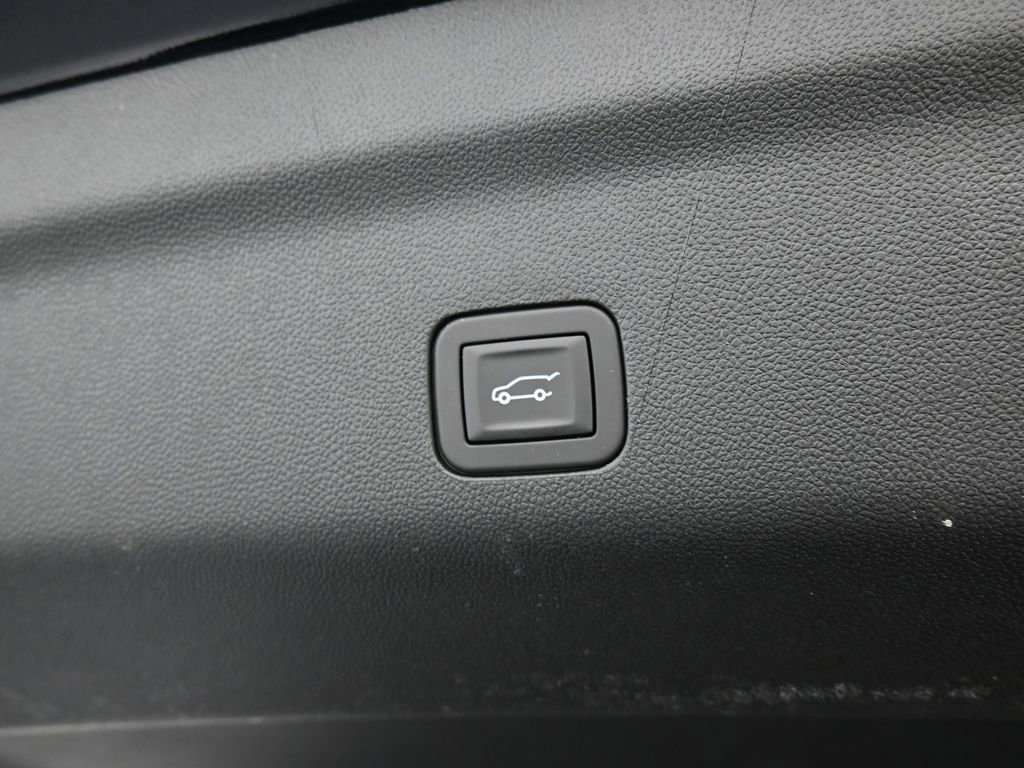 2025 Chevrolet Suburban Premier - Photo 40