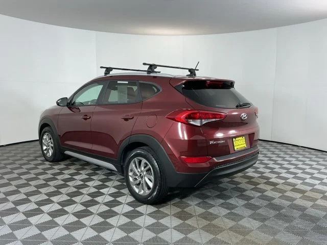 Used 2017 Red Hyundai SE image 7