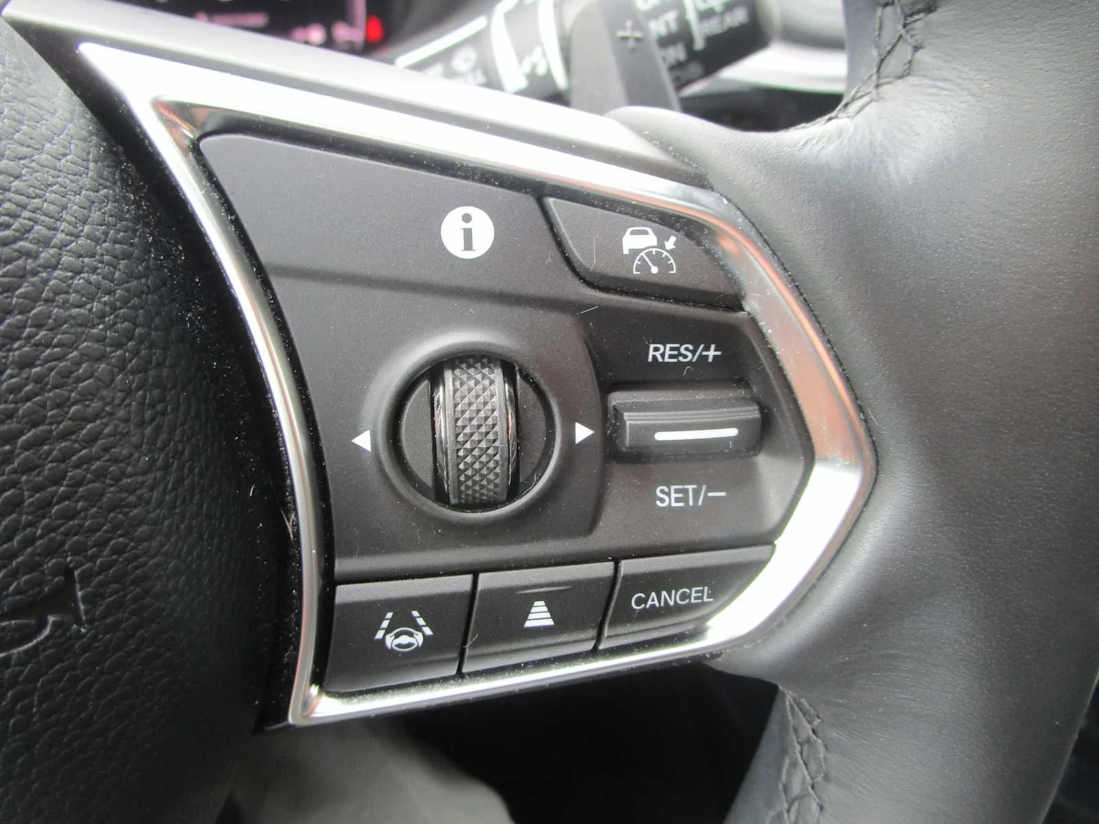 Certified Used 2024 Platinum White Pearl Acura  image 34