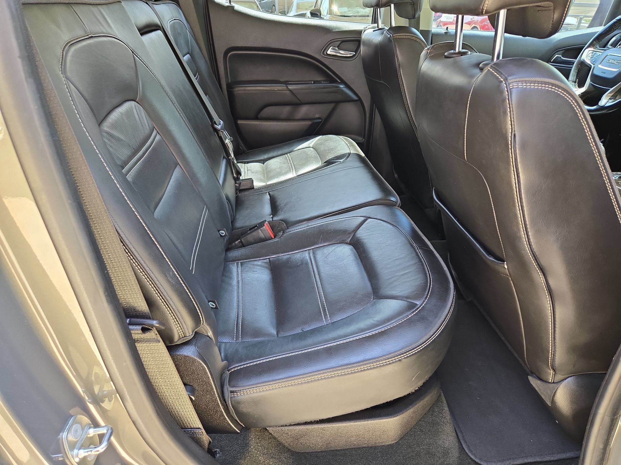 Used 2018 Mineral Metallic GMC 2WD Denali image 26