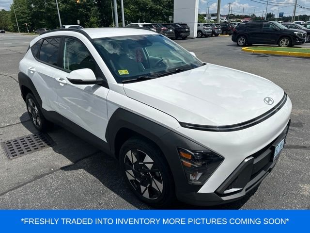 Used 2024 White Hyundai SEL image 1