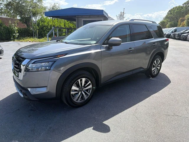 2025 Nissan Pathfinder SL FWD