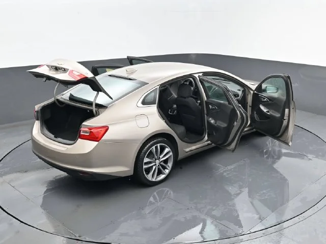Used 2025 Mineral Gray Metallic Chevrolet LT image 25