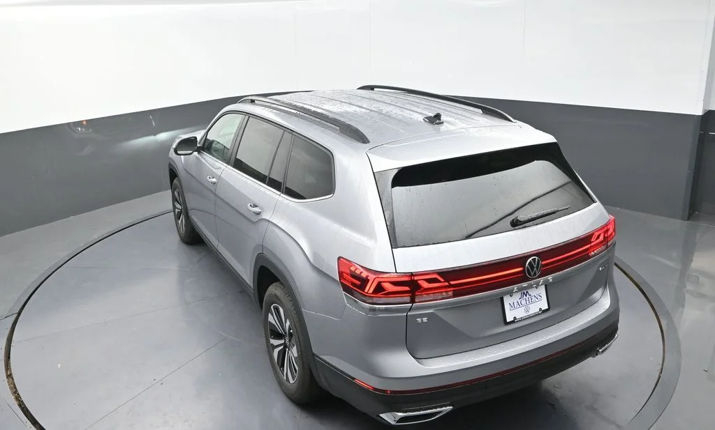 Used 2026 Silver Volkswagen 2.0T SE image 19