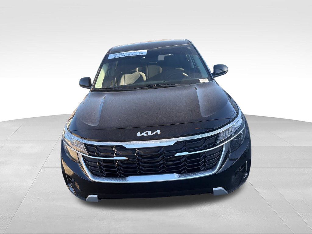 Used 2024 Black Kia LX image 8