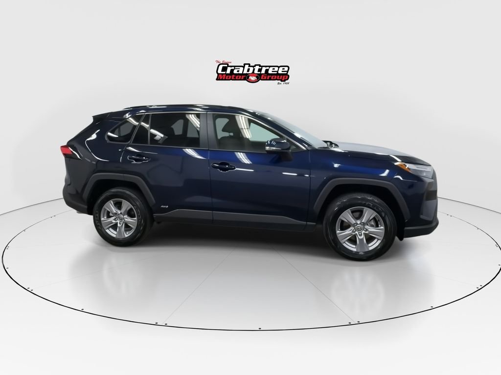 Used 2025  Toyota XLE image 9