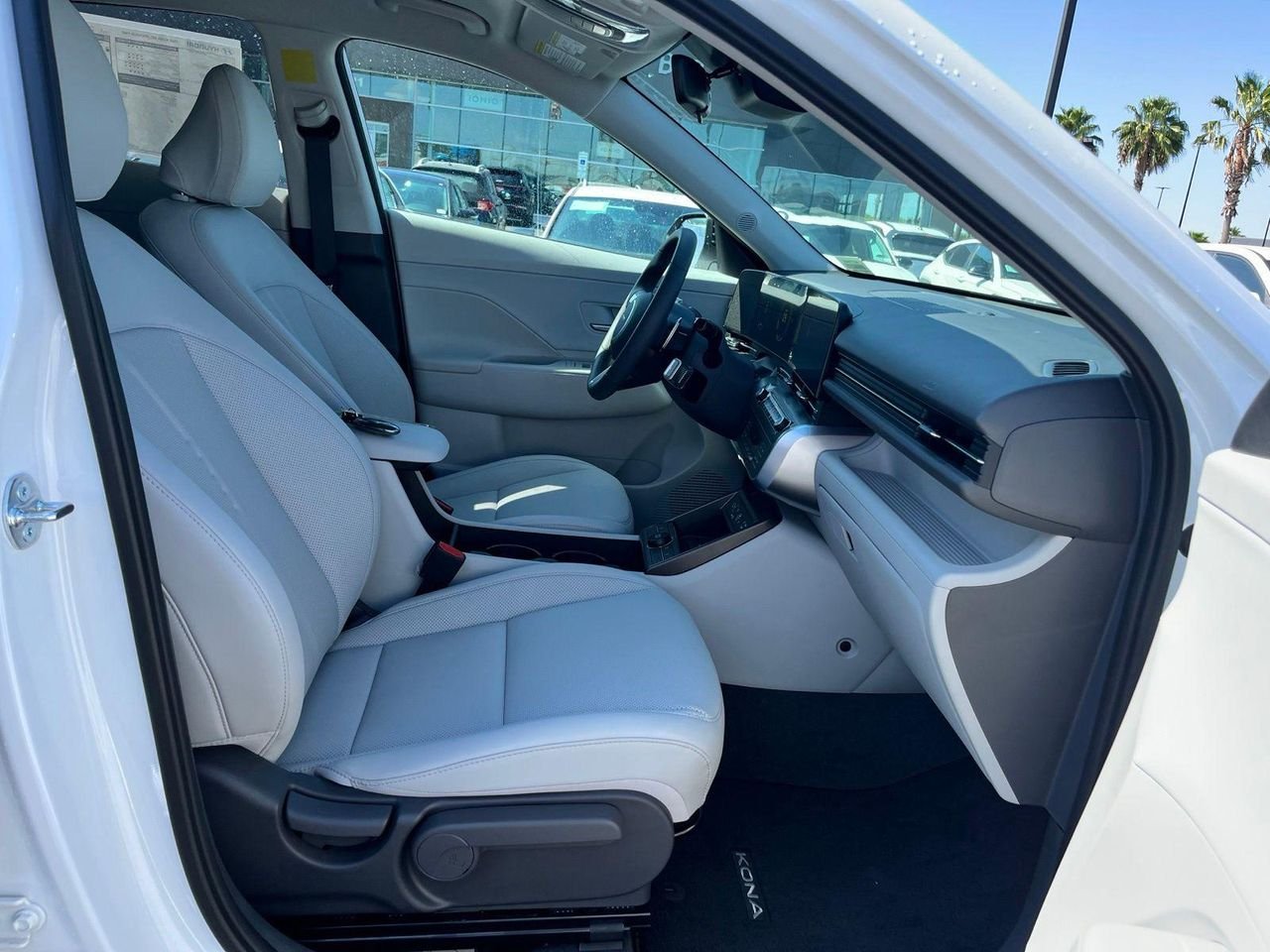 New 2026 White Hyundai SEL Premium FWD image 21