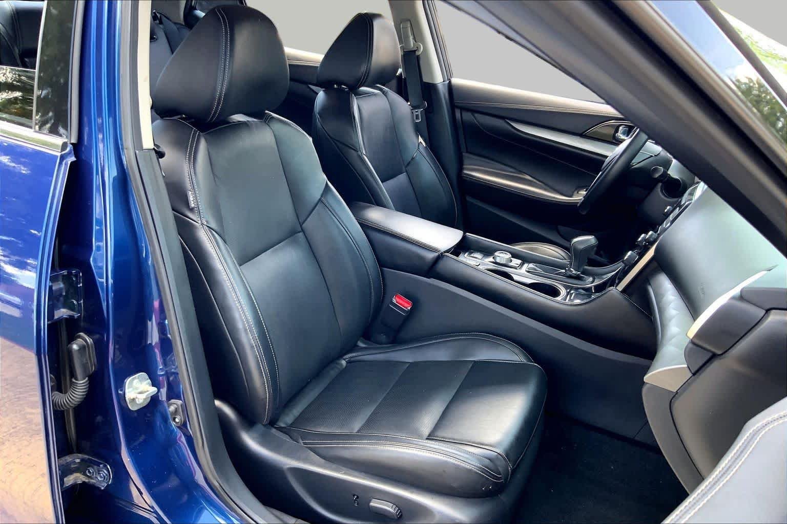Used 2018 Deep Blue Pearl Nissan SV image 9