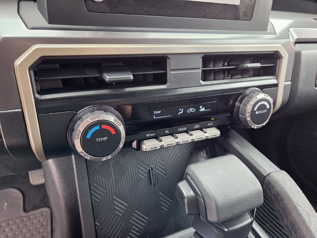 2025 Toyota Tacoma SR5 - Photo 25