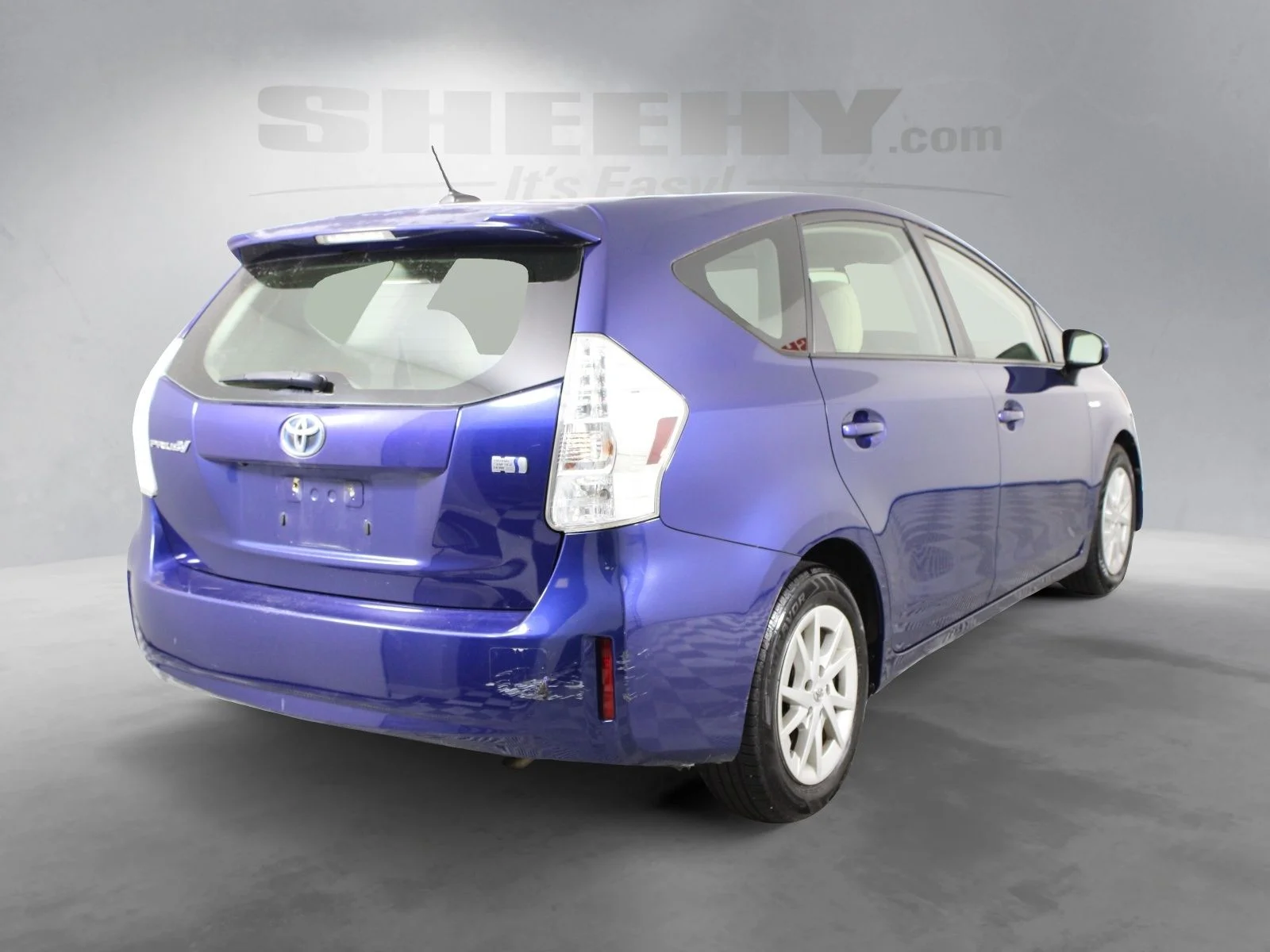 Used 2012 Blue Toyota Three image 13