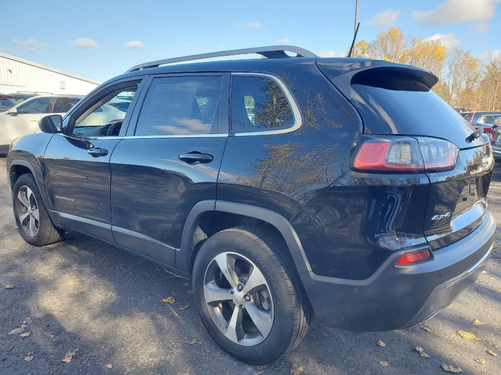 Used 2021 Diamond Black Crystal Pearlcoat Jeep Limited image 3