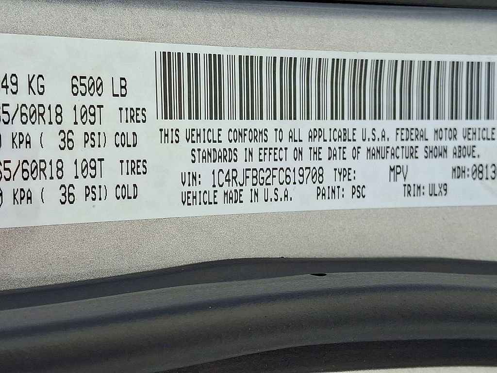 Used 2015 Silver Jeep Limited image 26