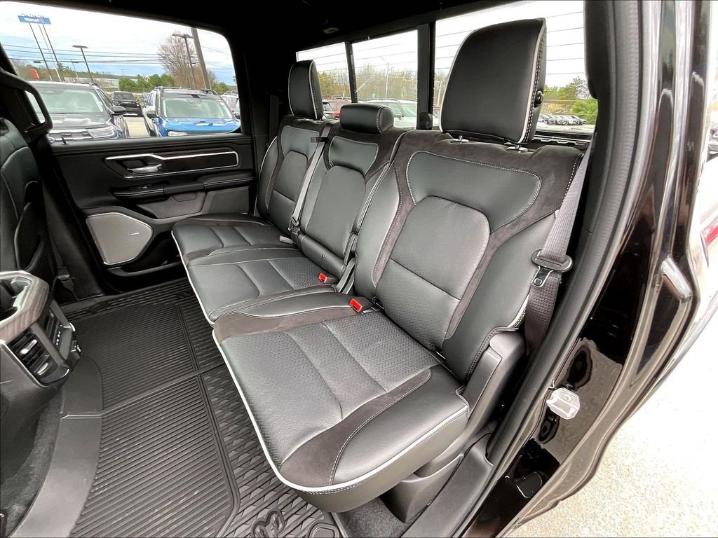 New 2026 Diamond Black Crystal Pearl-Coat Exterior Paint RAM Laramie image 15
